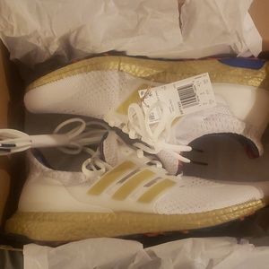 Adidas Ultraboost 5.0 DNA size 10.5 women